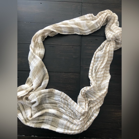 bundle of seven scarves - Picture 7 of 8